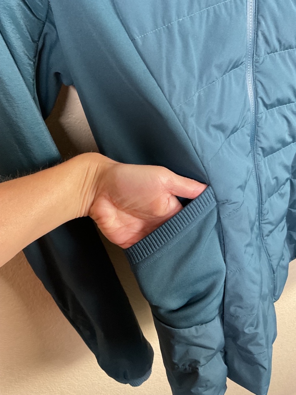 Lululemon Womens 6 Storm Teal Down For It All Jacket Running Athletic Outdoor - Picture 6 of 8